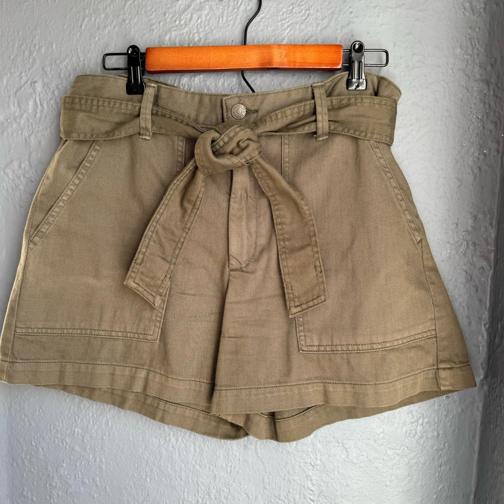 Banana Republic Green High Wasted shorts - size 8